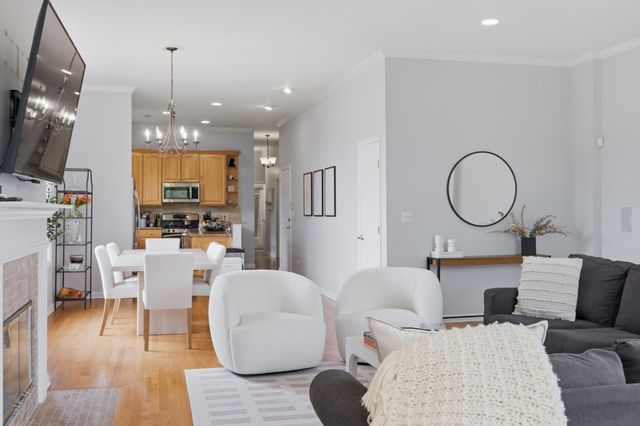 2919 N BURLING Street G, Chicago, IL 60657