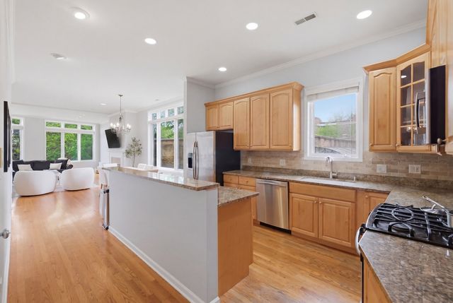 2919 N BURLING Street G, Chicago, IL 60657