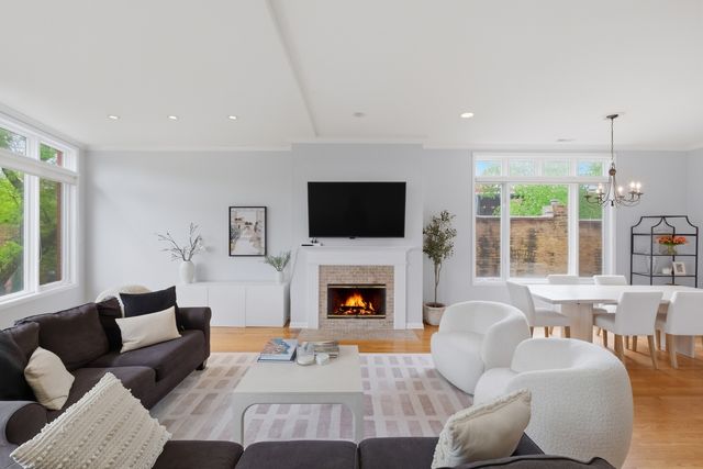 2919 N BURLING Street G, Chicago, IL 60657