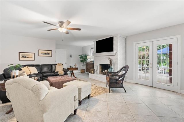 8200 Whisper Lakes Court, Mobile, AL 36619