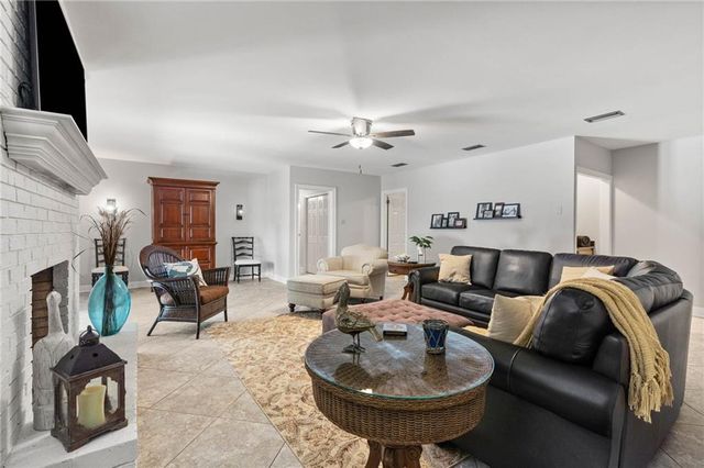 8200 Whisper Lakes Court, Mobile, AL 36619