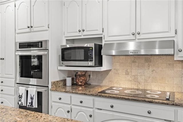 8200 Whisper Lakes Court, Mobile, AL 36619
