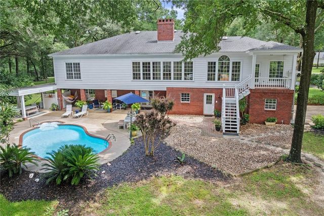 8200 Whisper Lakes Court, Mobile, AL 36619