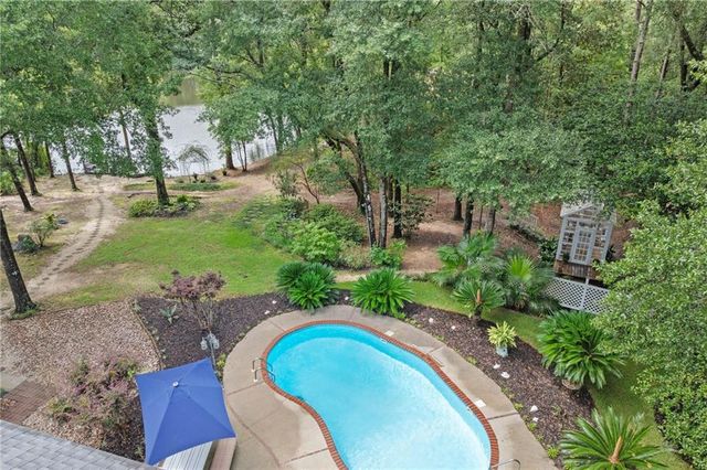 8200 Whisper Lakes Court, Mobile, AL 36619