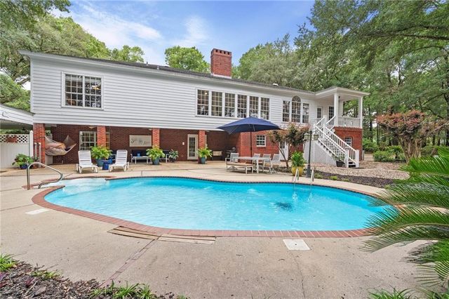 8200 Whisper Lakes Court, Mobile, AL 36619