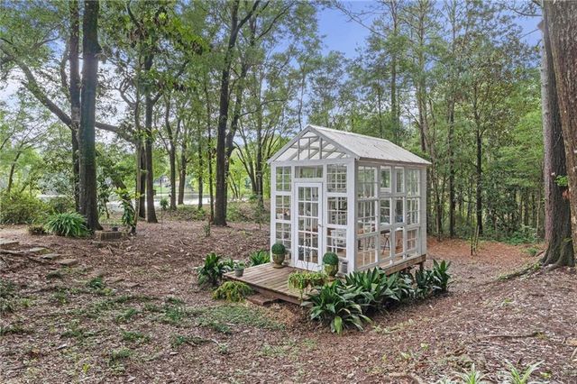 8200 Whisper Lakes Court, Mobile, AL 36619