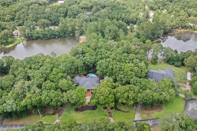 8200 Whisper Lakes Court, Mobile, AL 36619