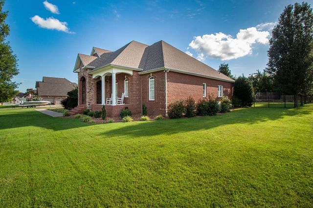 323 Ridgecrest Dr, Winchester, TN 37398