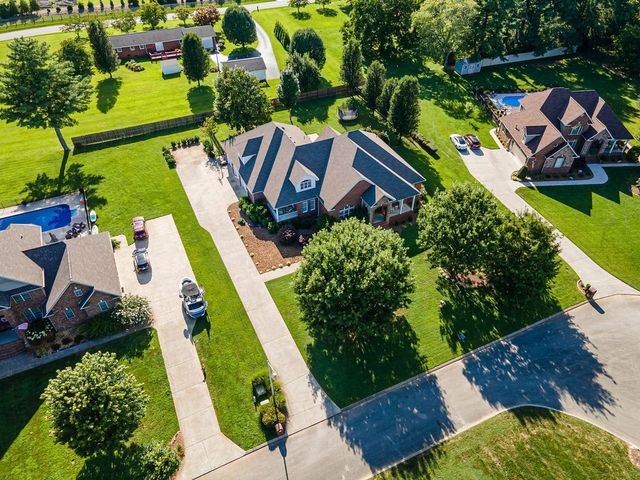 323 Ridgecrest Dr, Winchester, TN 37398
