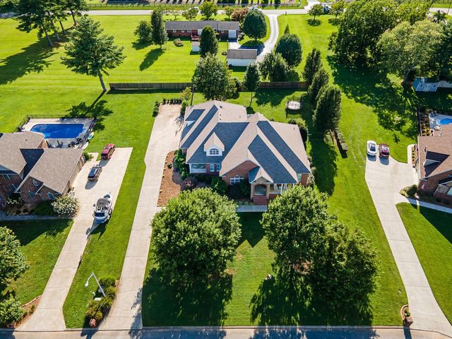 323 Ridgecrest Dr, Winchester, TN 37398