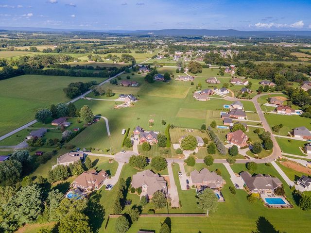323 Ridgecrest Dr, Winchester, TN 37398