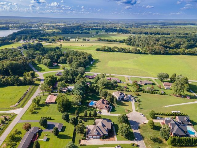 323 Ridgecrest Dr, Winchester, TN 37398