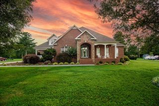323 Ridgecrest Dr, Winchester, TN 37398