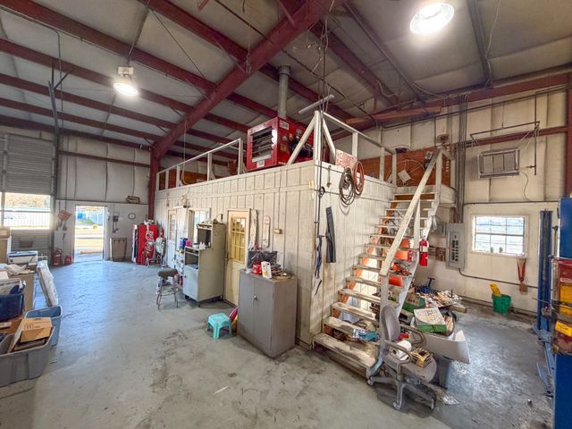 700 N 1st St, Pulaski, TN 38478