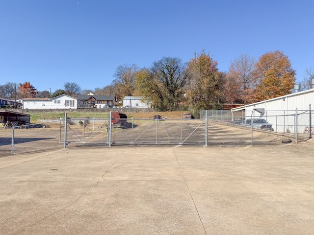 700 N 1st St, Pulaski, TN 38478