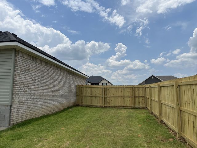 133 Youngblood Place, Huntsville, AR 72740