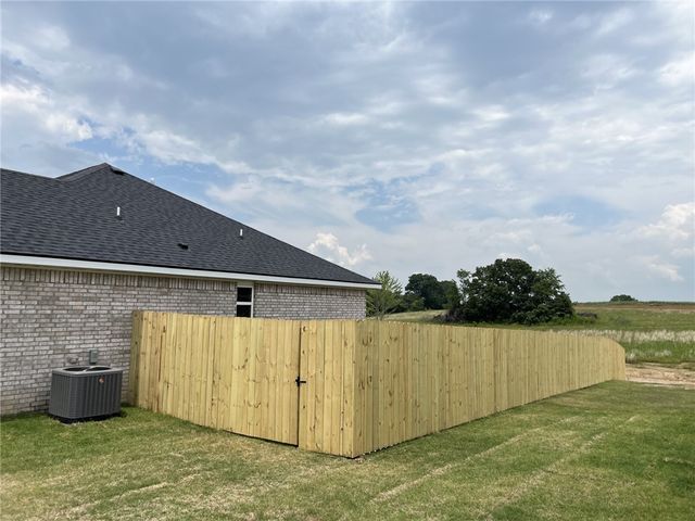 133 Youngblood Place, Huntsville, AR 72740