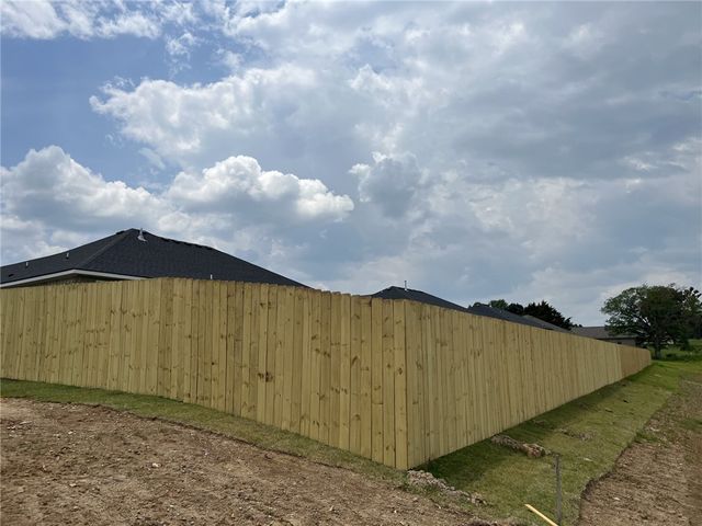 133 Youngblood Place, Huntsville, AR 72740