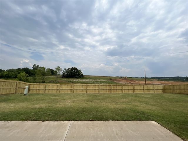 133 Youngblood Place, Huntsville, AR 72740