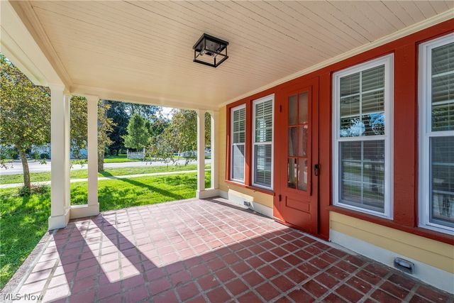 37384 Detroit Road, Avon, OH 44011