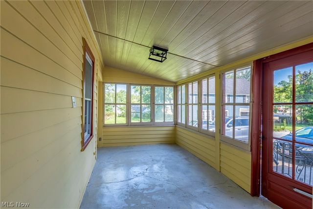 37384 Detroit Road, Avon, OH 44011