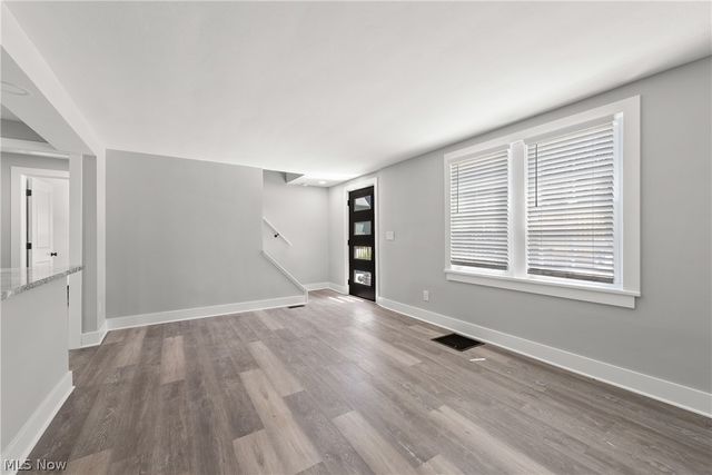 37384 Detroit Road, Avon, OH 44011