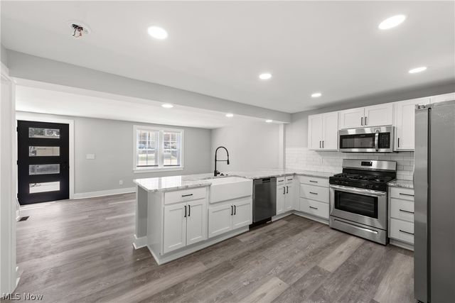 37384 Detroit Road, Avon, OH 44011