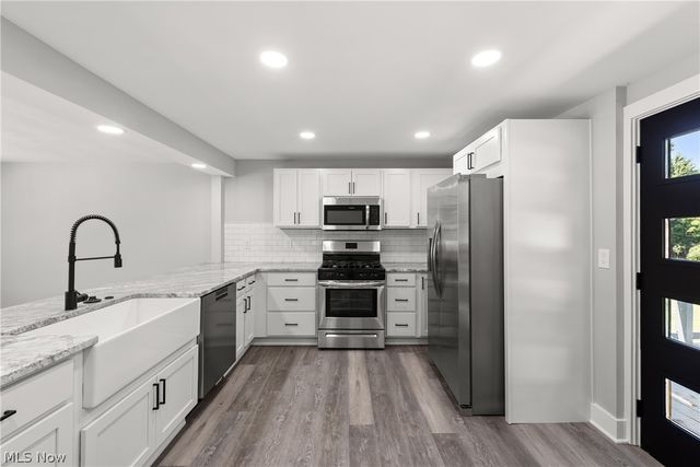 37384 Detroit Road, Avon, OH 44011