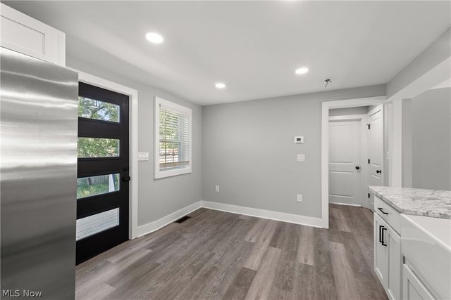 37384 Detroit Road, Avon, OH 44011