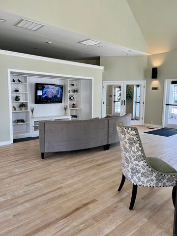 523 Old Pond Lane 523, Norwich, CT 06360