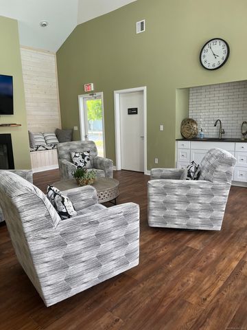 523 Old Pond Lane 523, Norwich, CT 06360