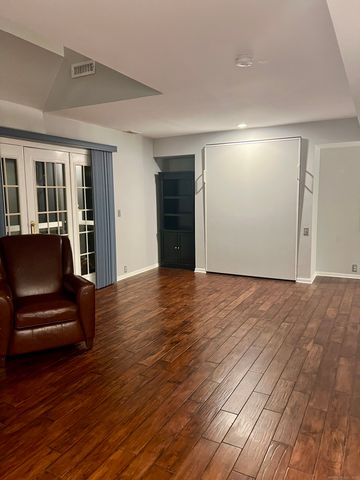 523 Old Pond Lane 523, Norwich, CT 06360