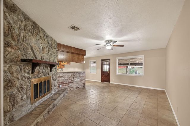 5201 Cunningham Drive, Pearland, TX 77581