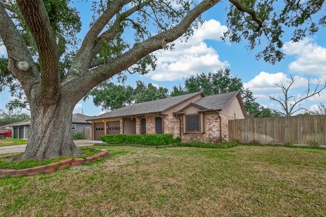 5201 Cunningham Drive, Pearland, TX 77581