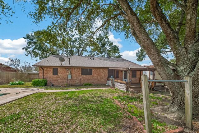 5201 Cunningham Drive, Pearland, TX 77581