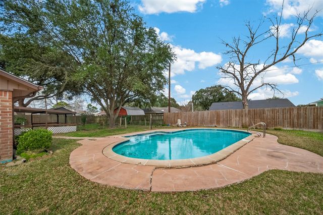 5201 Cunningham Drive, Pearland, TX 77581