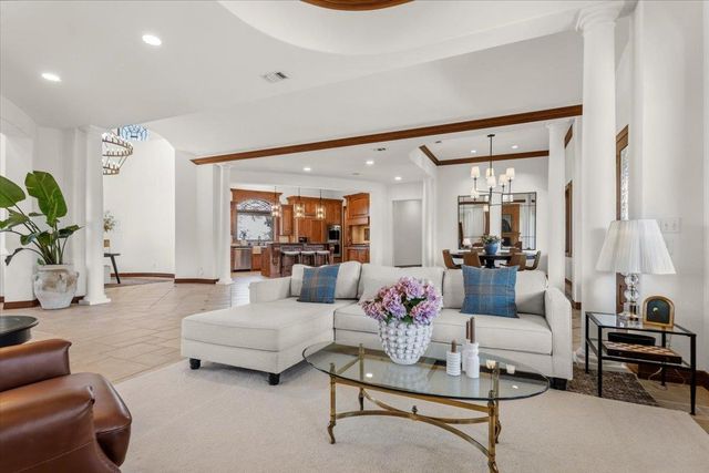 353 Stephen F Austin BLVD, Bastrop, TX 78602