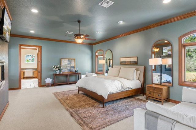 353 Stephen F Austin BLVD, Bastrop, TX 78602