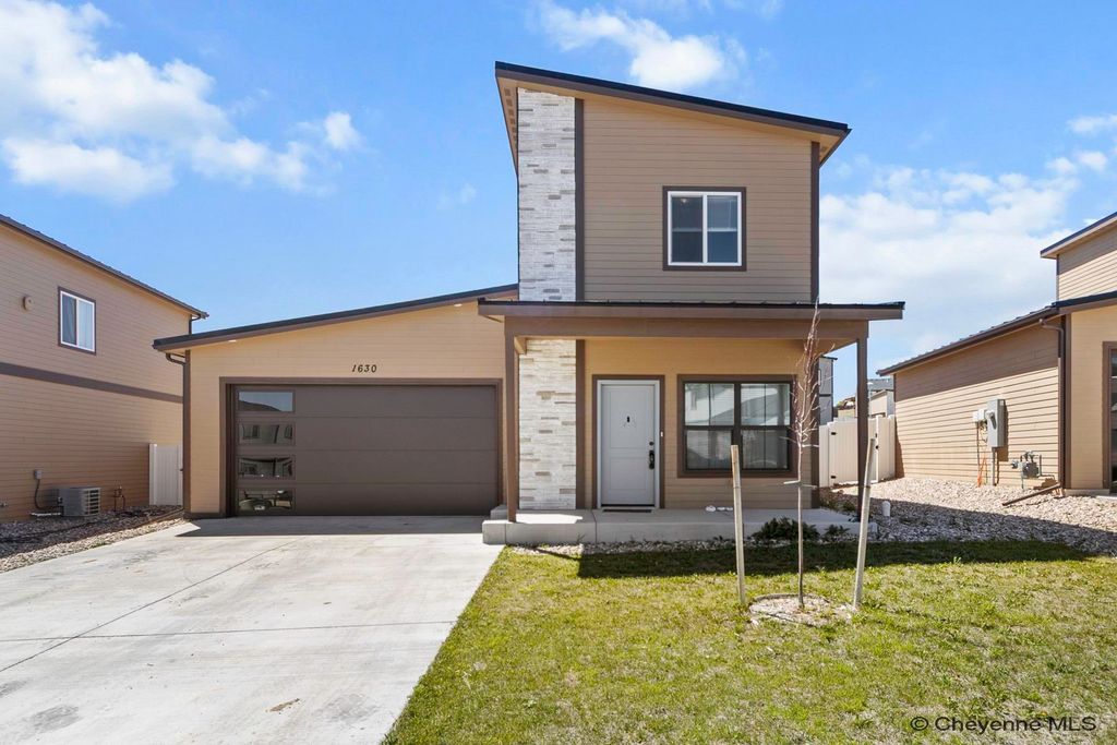 1630 ALYSSAELAINE DR, Cheyenne, WY 82007