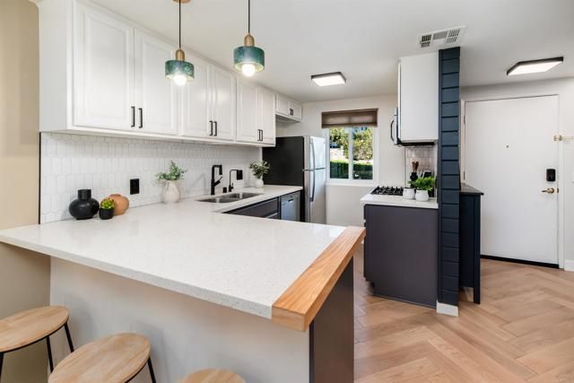 2349 Altisma Way B, Carlsbad, CA 92009