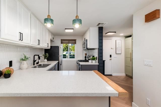 2349 Altisma Way B, Carlsbad, CA 92009