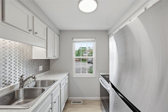 322 Bellford Ct, Cranberry Twp, PA 16066