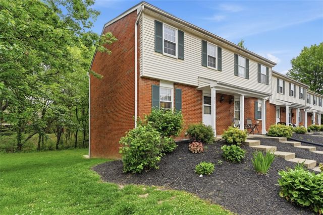 322 Bellford Ct, Cranberry Twp, PA 16066