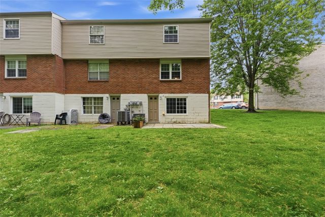 322 Bellford Ct, Cranberry Twp, PA 16066