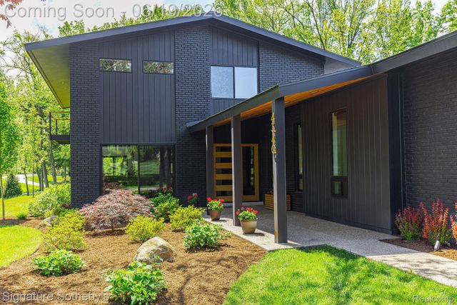 4340 Charing Cross Road, Bloomfield Hills, MI 48304