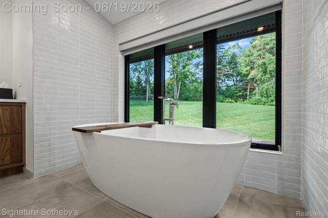 4340 Charing Cross Road, Bloomfield Hills, MI 48304