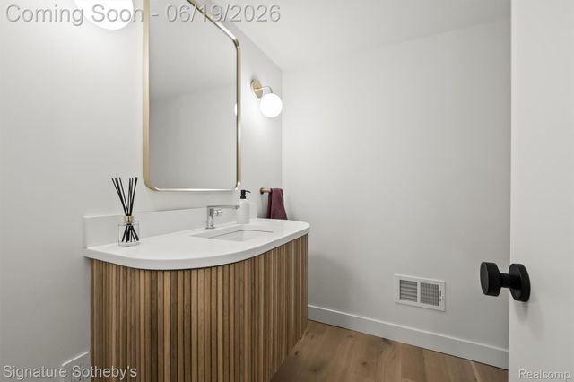 4340 Charing Cross Road, Bloomfield Hills, MI 48304