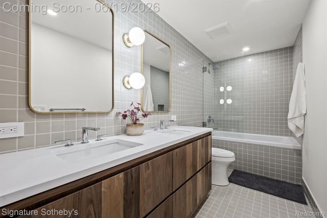 4340 Charing Cross Road, Bloomfield Hills, MI 48304