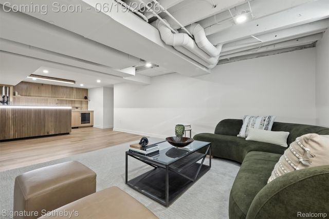 4340 Charing Cross Road, Bloomfield Hills, MI 48304