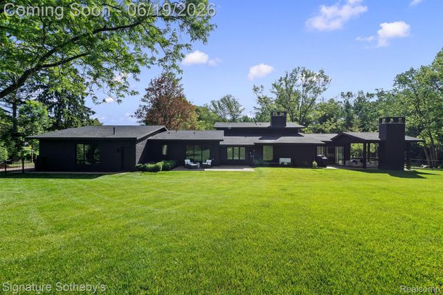 4340 Charing Cross Road, Bloomfield Hills, MI 48304